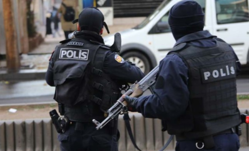 Въоръжено нападение срещу хотел в Истанбул СНИМКИ