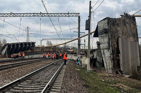 Мост рухна в Русия и затвори важен транспортен коридор към Беларус ВИДЕО 