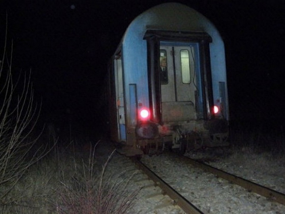 Смразяващ ужас край Бургас, пътници блокирани във влак заради...