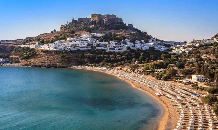 Гърция предлага безплатна почивка на популярен остров, ето кой ще намаже 