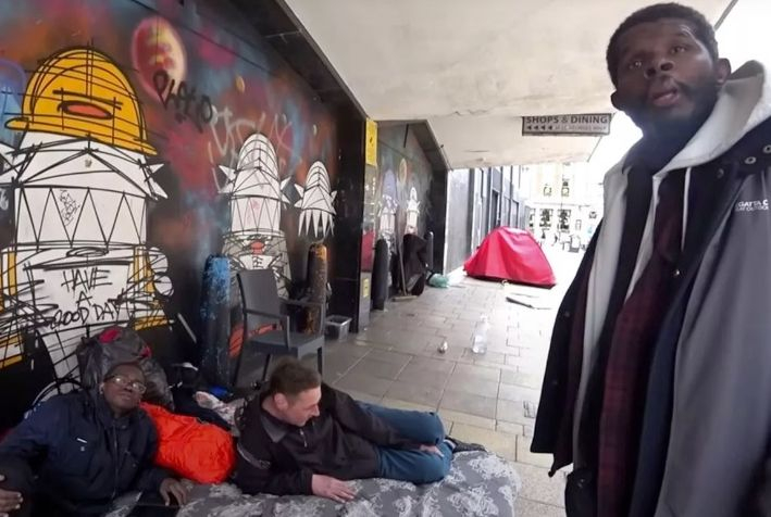 Най-страшният квартал на Лондон, и местните ги е страх да замръкнат, а бездомниците...