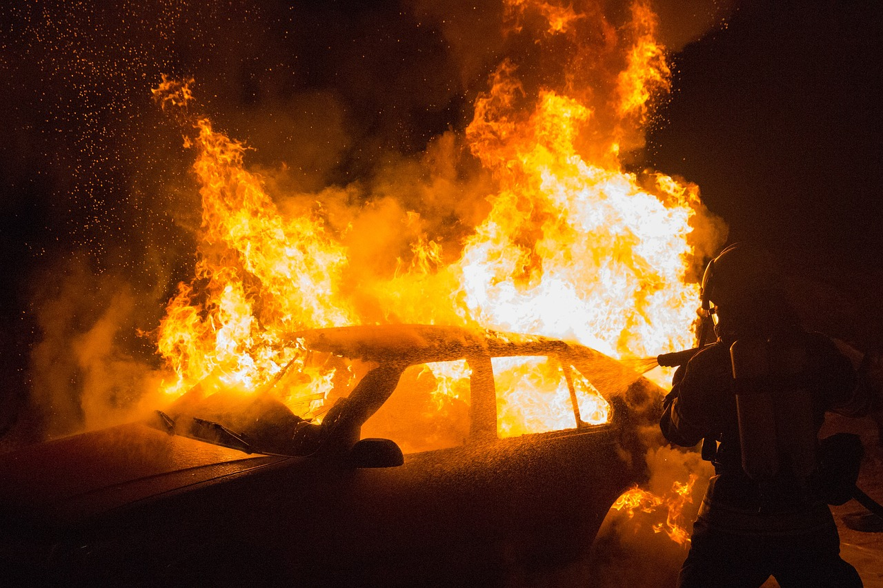 Огнен ад в Сандански: Пламна колата на сина на Румен Турчина, известен в средите като...