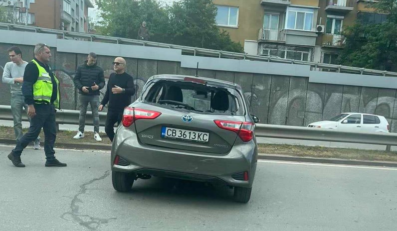 Първо в БЛИЦ: Меле край Румънското посолство в София, тапата е сериозна СНИМКИ