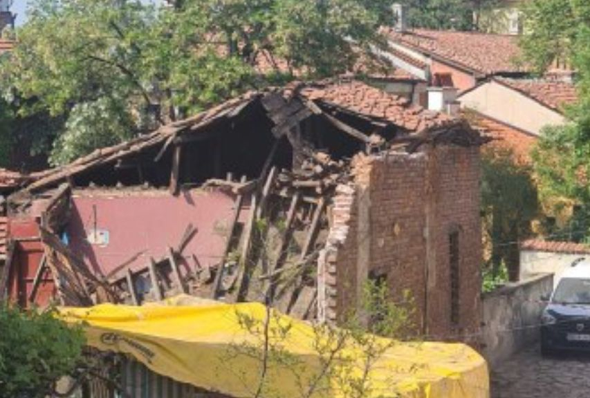 Кошмарен инцидент в Стария град на Пловдив СНИМКИ 
