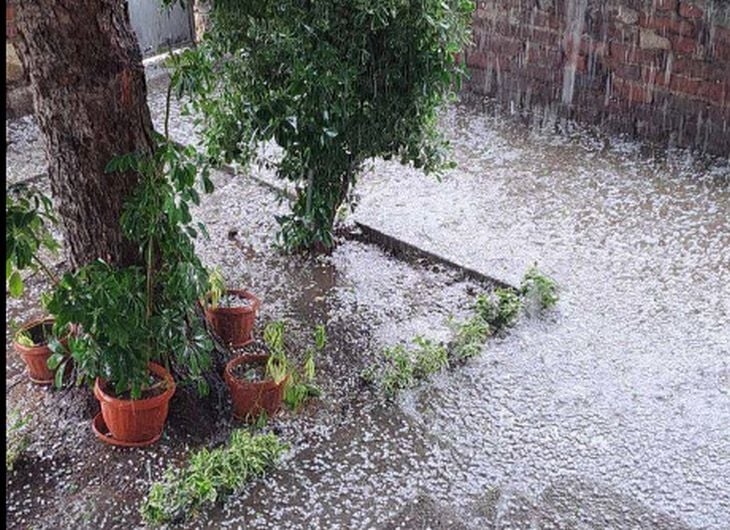 Мощната градушка помете половин България, има опасност от наводнения, погромът е страшен ВИДЕО