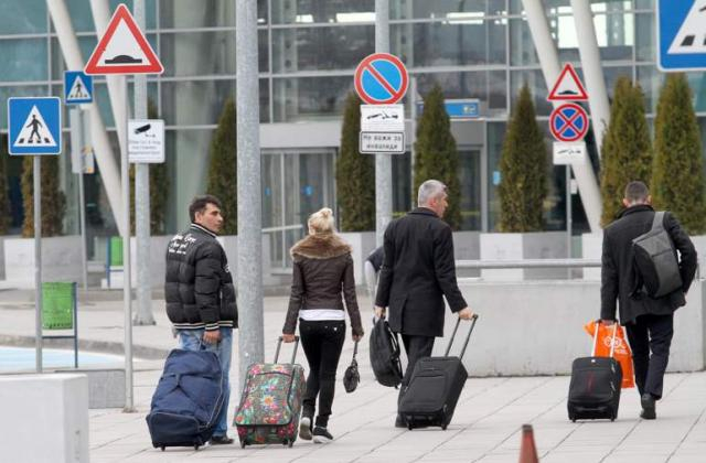 Скандал! Хванаха туроператори без лиценз да возят хора на екскурзии в чужбина
