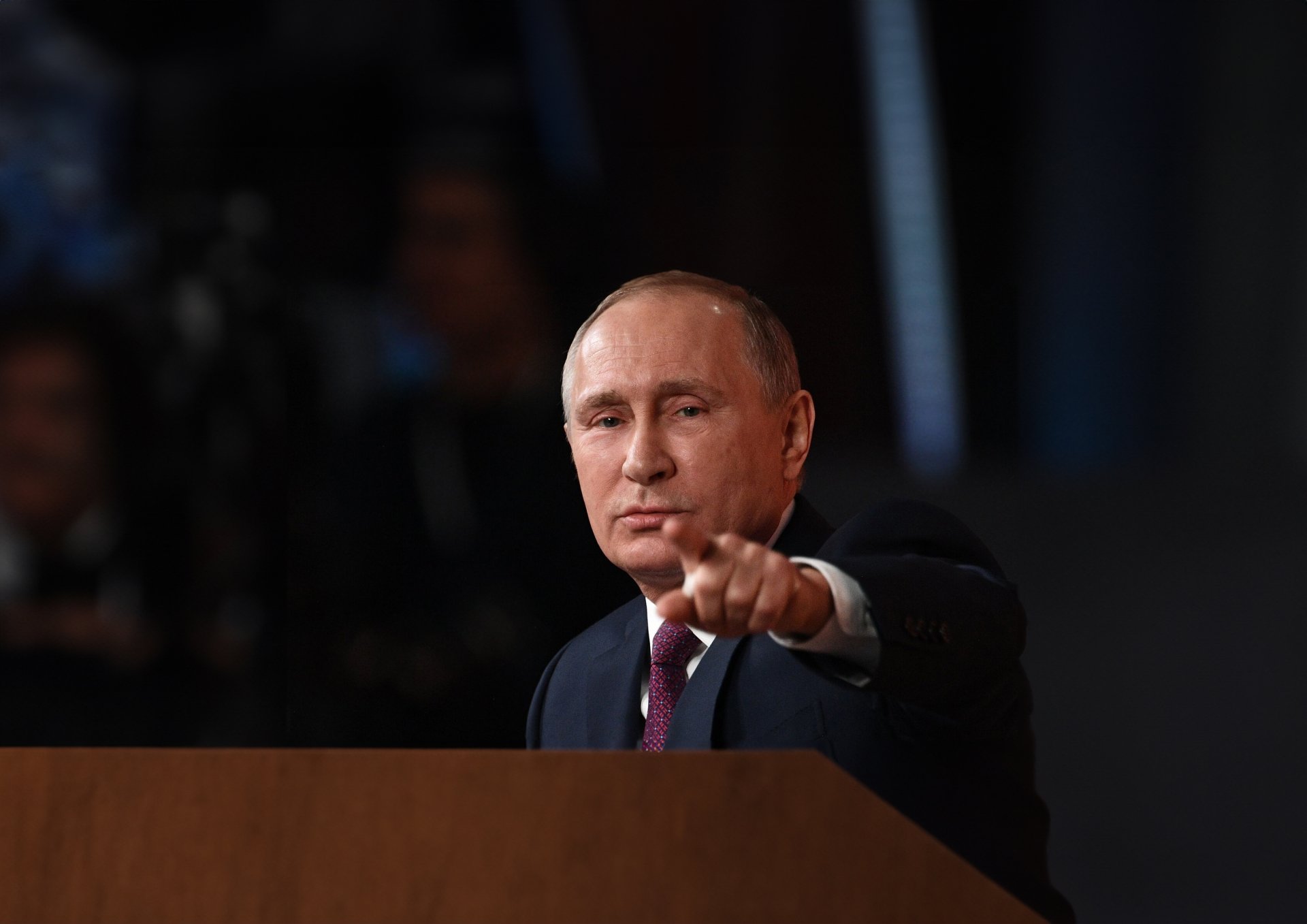 Bloomberg: Ето как и за какво помагат на Путин неговите приятели 