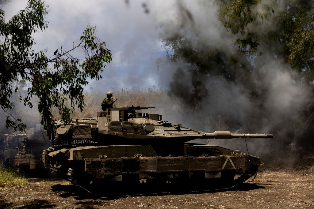 Израелски танкове навлязоха дълбоко в Рафах и стрелят напосоки, има и жертви
