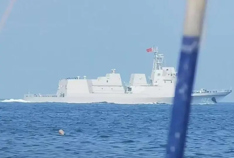 Китайската армия използва макет на разрушител на ВМС на САЩ за „мишена“