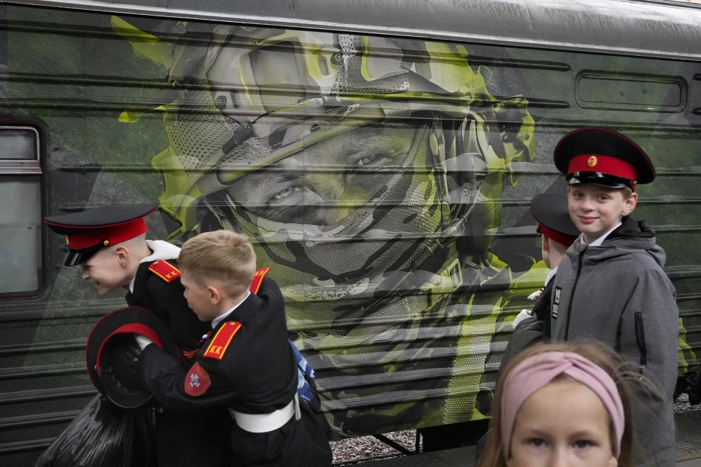 Русия върна военното обучение в училищата