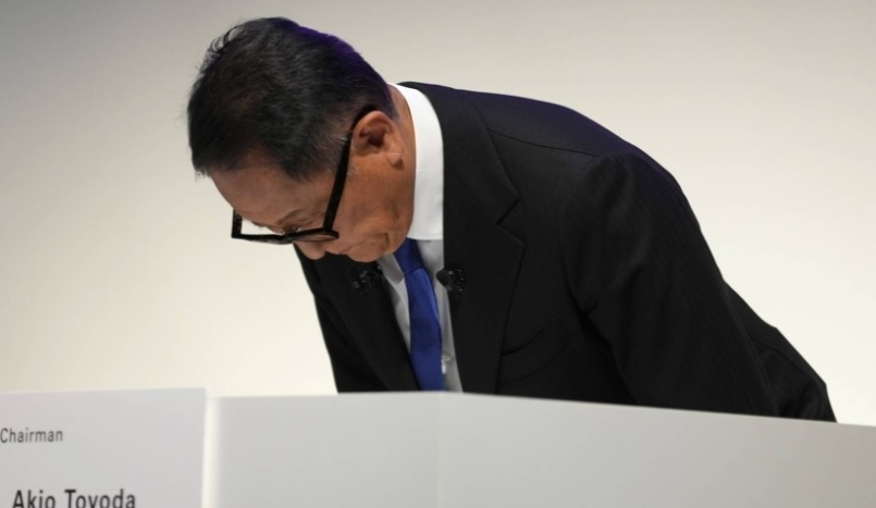 Шефът на Toyota се поклони дълбоко и се извини за голямата измама