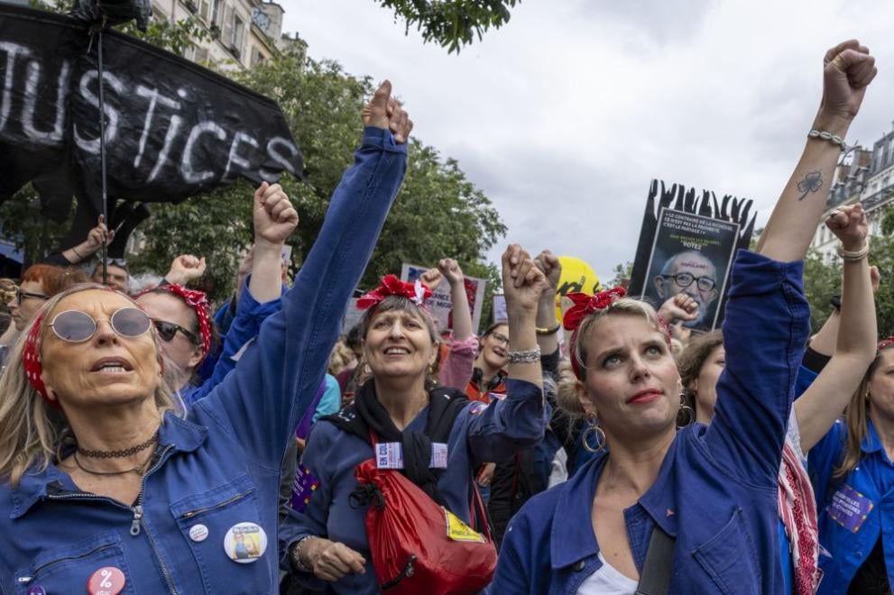 Франция се тресе! Хиляди излязоха на протест срещу...