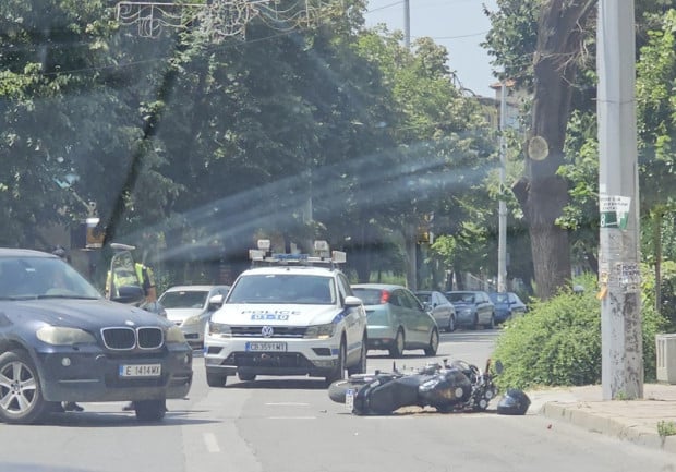 Кръв на пътя: Мощен джип BMW потроши моторист в Благоевград