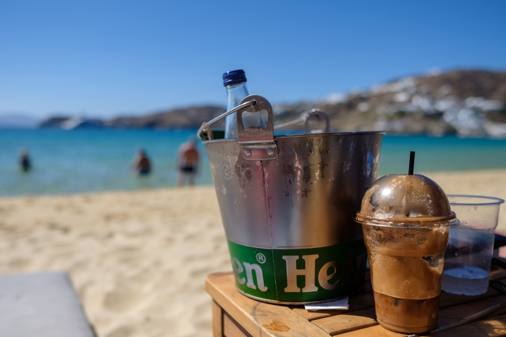 Сянка без пари? Още минава номерът по гръцките плажове СНИМКА