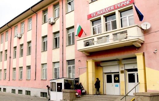 Образование по пловдивски: Ученик завърши два класа, без да влиза в час