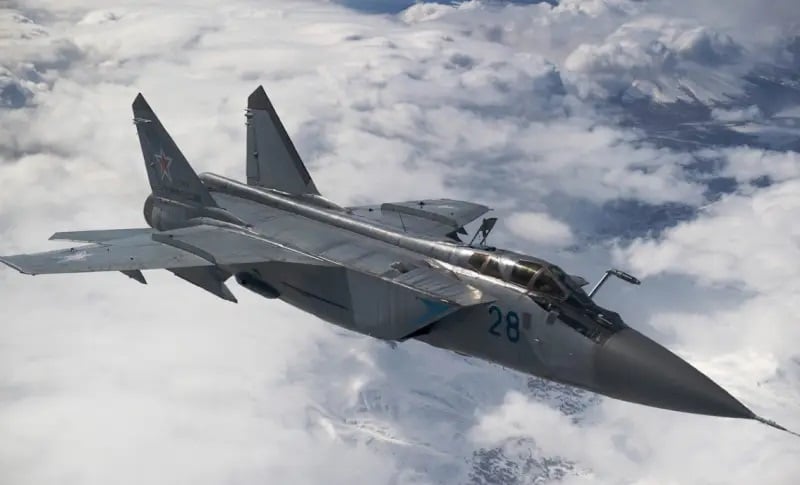 Въздушен бой: Руски МиГ-31 "прогони" US дрон Global Hawk над Черно море