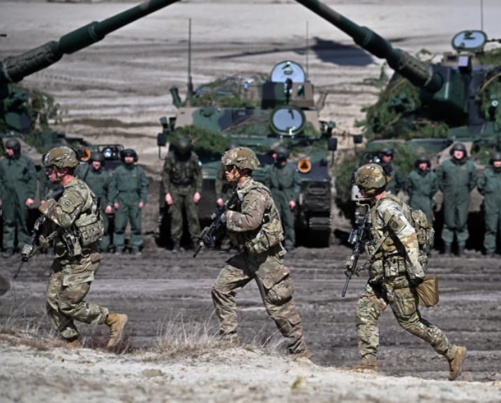 „Ваканции с армията“: Полша търси войници, стяга се за Русия