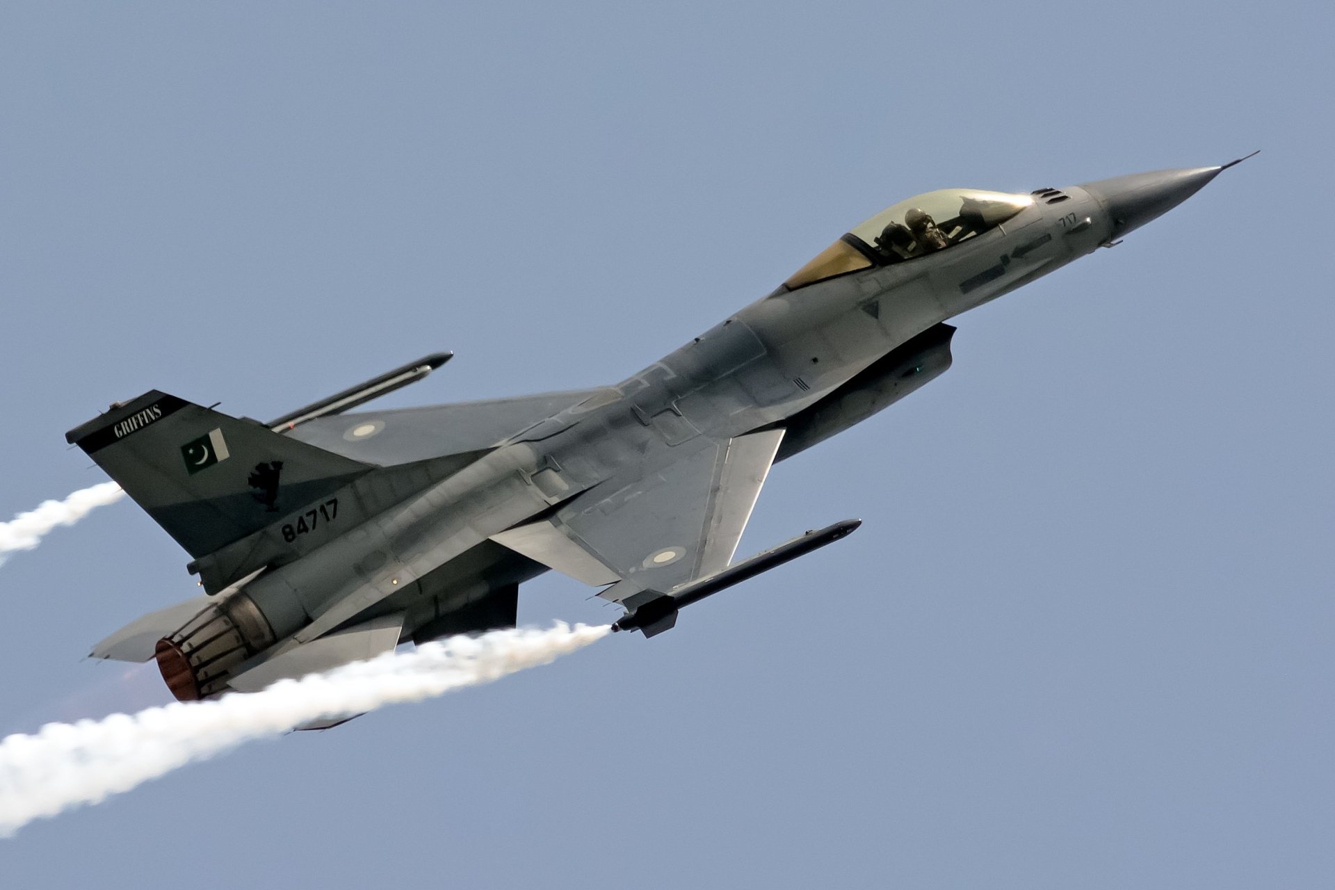 Лошо: Bloomberg посече мераците на Украйна за F-16