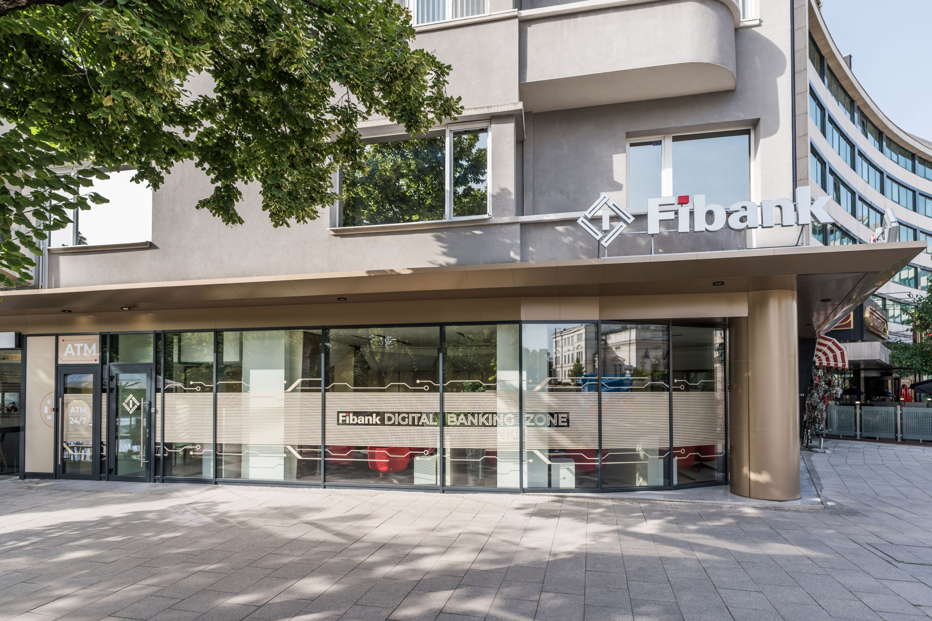 Fibank отвори нов офис с дигитална зона за банкиране от ново поколение