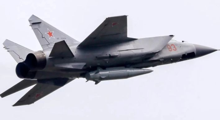 4 руски изтребителя Миг-31К над Украйна, обявена е мащабна въздушна тревога