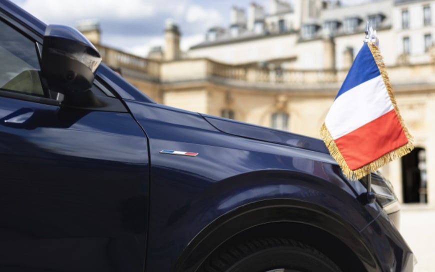 Това е новата официална кола на френския президент СНИМКИ