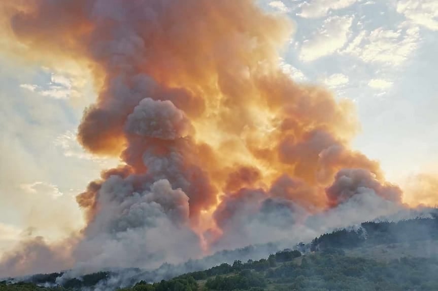 Извънредно: Пожарът от Гърция може да взриви минна зона в България!