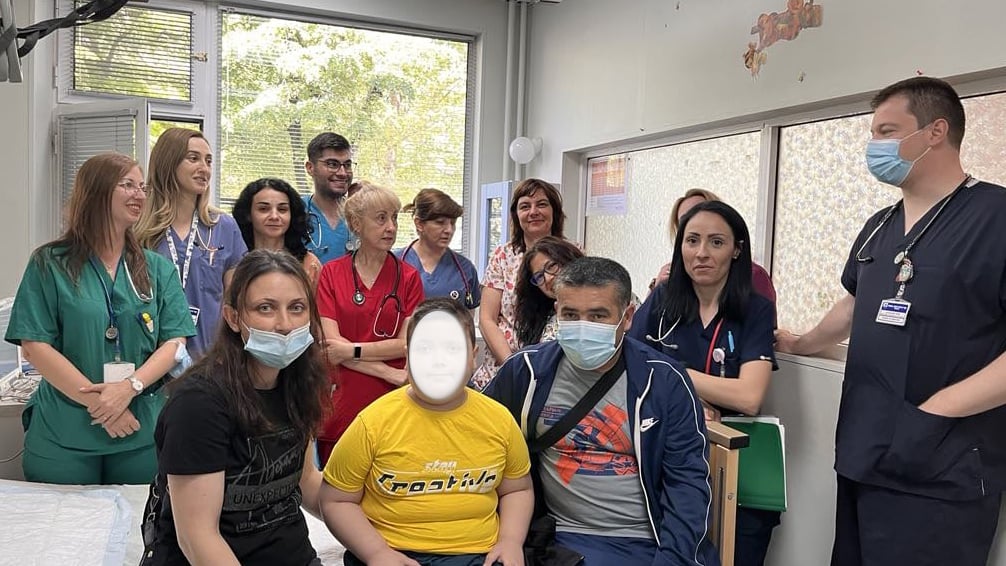 Лекари от Пловдив лекуват 3 месеца дете с пневмония с тежки усложнения