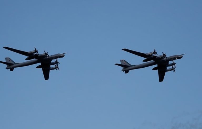 САЩ засякоха руски и китайски бомбардировачи край Аляска