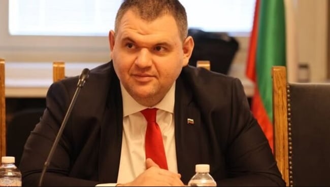 Пеевски: Депутатите са уплашени от разкритията за „Булгартабак“ и „мистър Кеш“ 