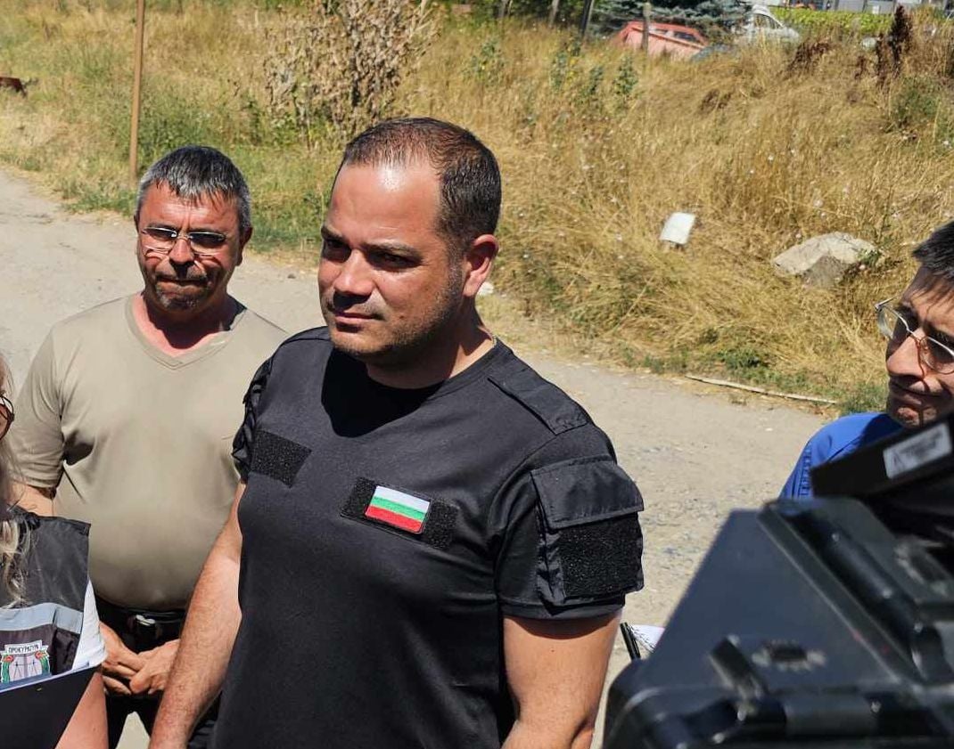 Тревога: Пожарът от Гърция стъпи на минното поле, Калин Стоянов обяви... 