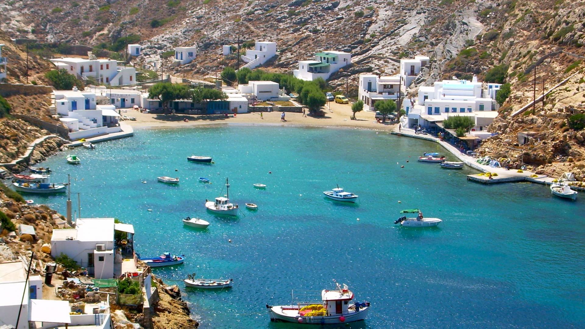 Обявиха извънредно положение в Гърция, известни острови остават без вода заради...