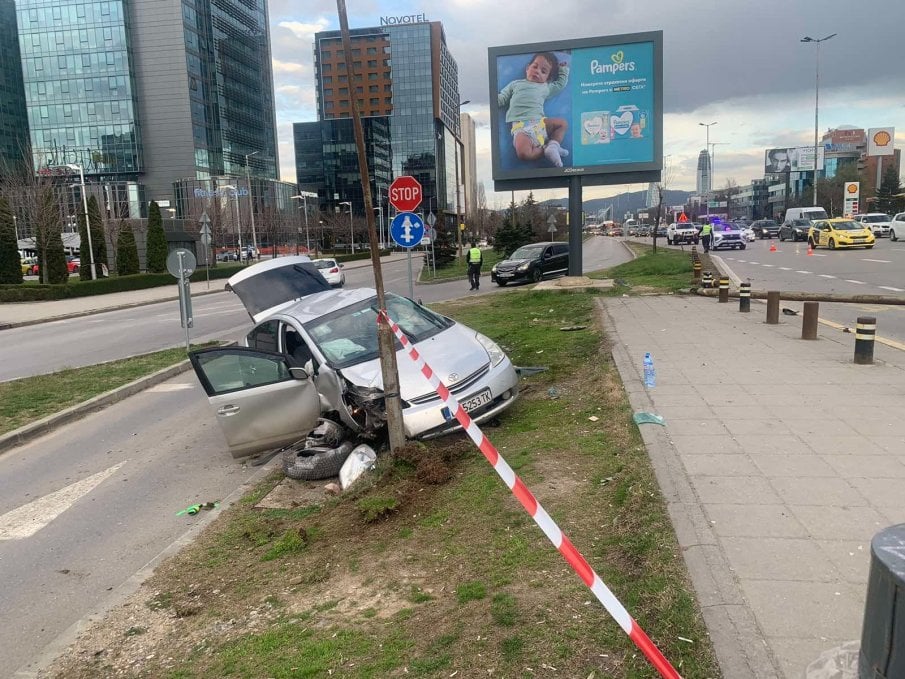 Сигнал до БЛИЦ: Катастрофа на "Цариградско шосе" в София 