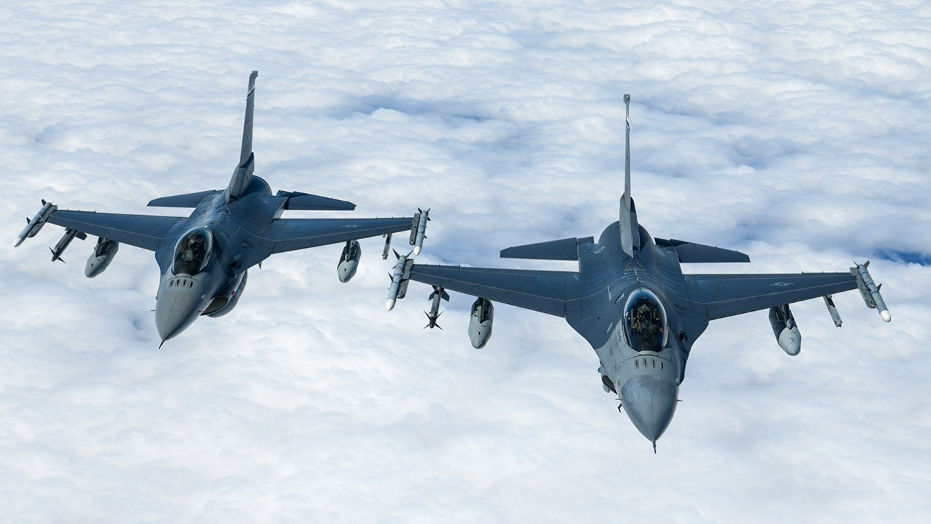 The Times уточни колко F-16 вече е получила Украйна