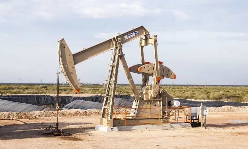 Трейдърите залагат, че цената на петрола ще скочи до $130 заради кризата в Близкия изток 