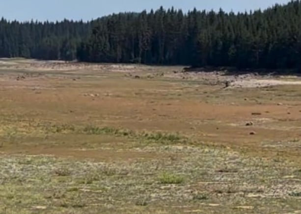 Притеснително: Наш язовир остана без капка вода СНИМКИ