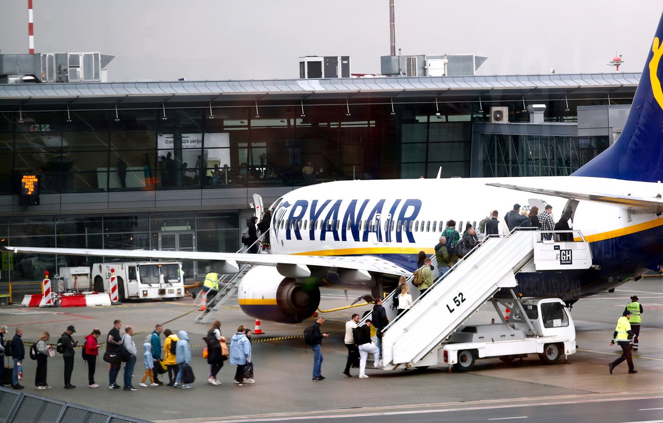 Ryanair тропна по масата, милиони туристи са заплашени от...