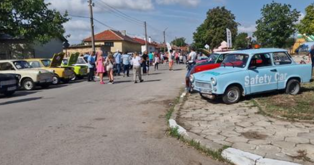 Лозница прие уникално рали с трабанти