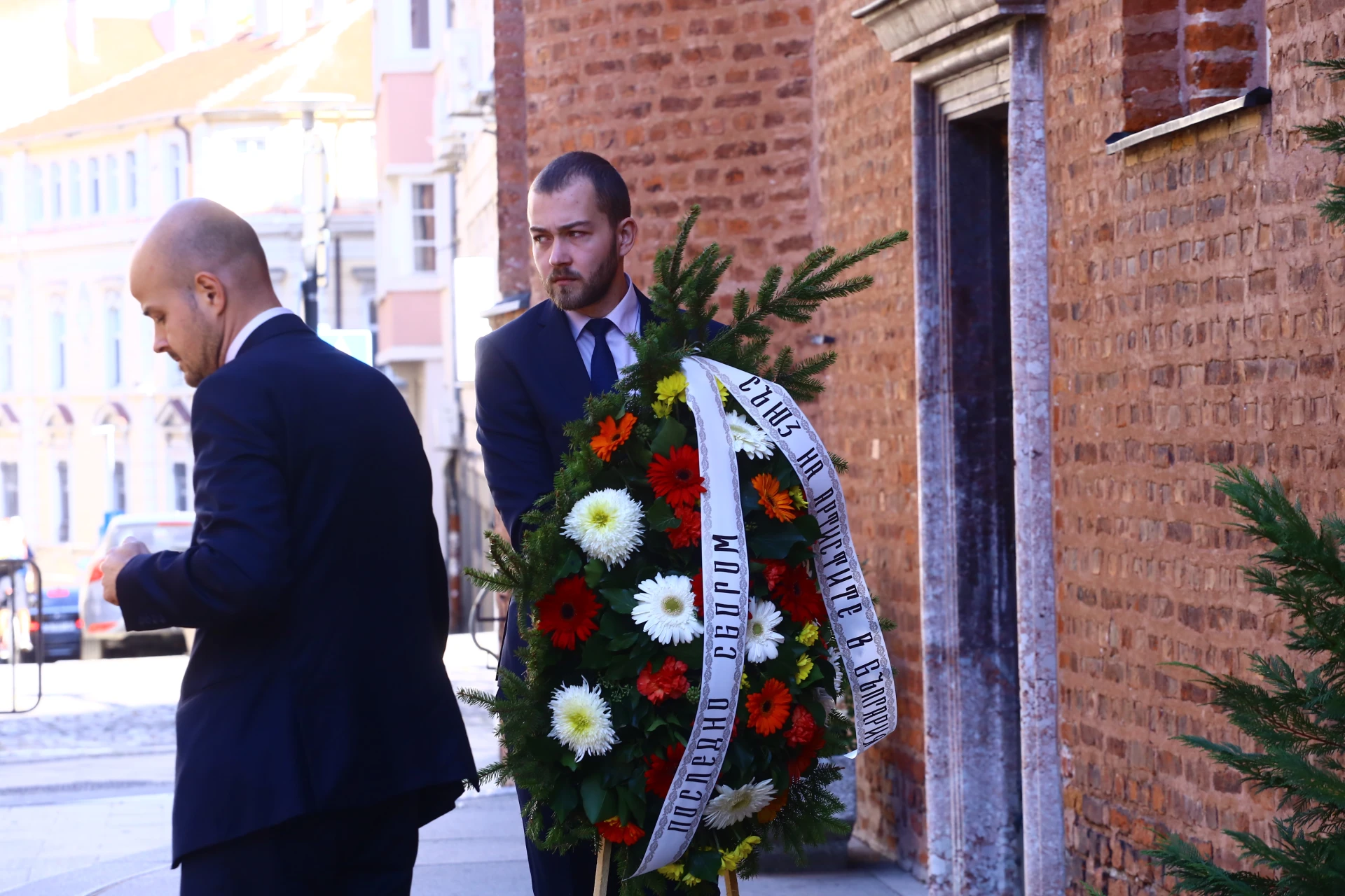 България изпрати Волев! Вдовицата му се покри в черна дантела СНИМКИ