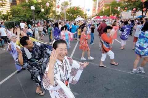 Япония отбелязва празника "О-бон"