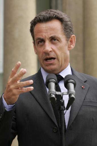 Саркози ще пътува до Афганистан след смъртта на френските войници