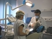 Италианци се дипломират за зъболекари в Източна Европа