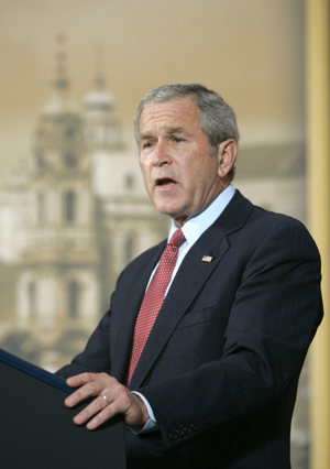 Буш иска да вдигне обсадата над Грузия