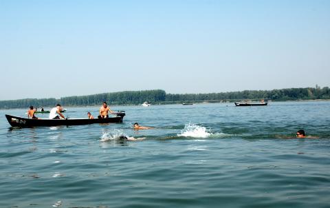 Край Козлодуй традиционното преплуване на р. Дунав 