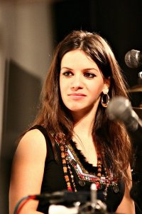 Елица Тодорова пострада при срутване на сценично скеле - подробности