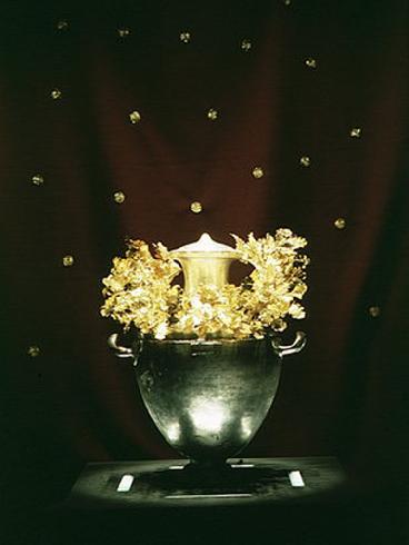 Златен венец от древна Македония открит при разкопки в Гърция