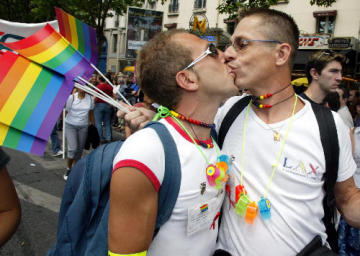 80% от българите не харесват гейове 