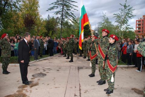 Първанов откри паметник на героите в Свиленград