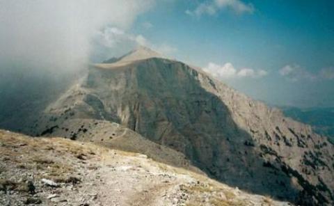 Спасяват български алпинист в планината Олимп
