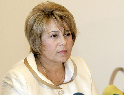 Масларова ще кумува на пенсионери 