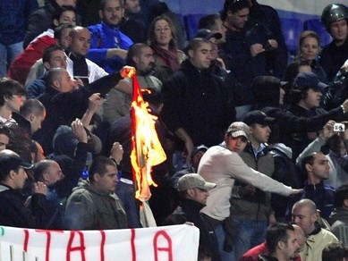 Италия ни поиска прошка за изгорения флаг
